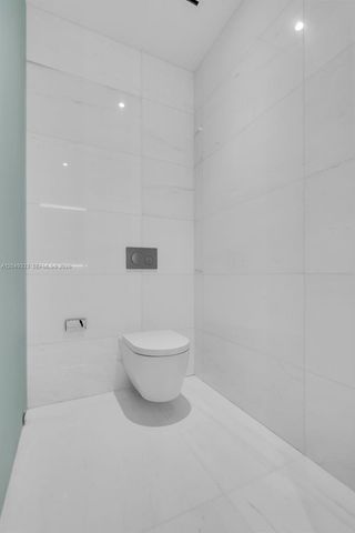 300 Biscayne Boulevard Way 3009W, Miami, FL 33131