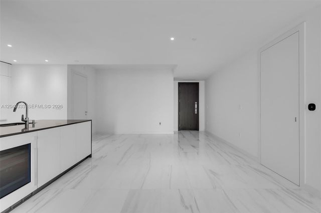 300 Biscayne Boulevard Way 3009W, Miami, FL 33131