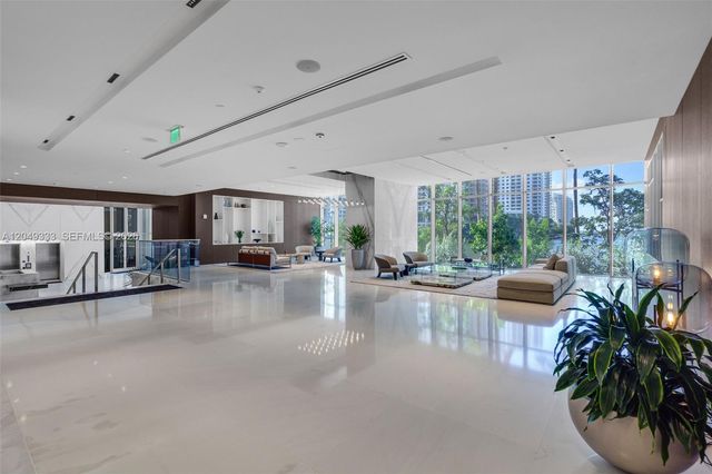 300 Biscayne Boulevard Way 3009W, Miami, FL 33131