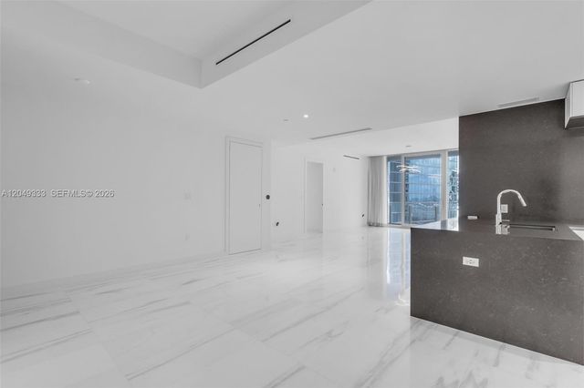 300 Biscayne Boulevard Way 3009W, Miami, FL 33131