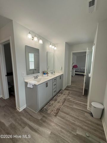 46 Rochester Street, Hampstead, NC 28443
