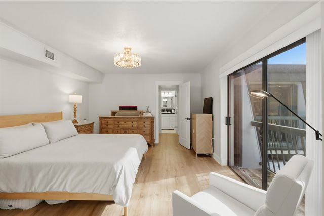 1001 10th Terrace, Palm Beach Gardens, FL 33418