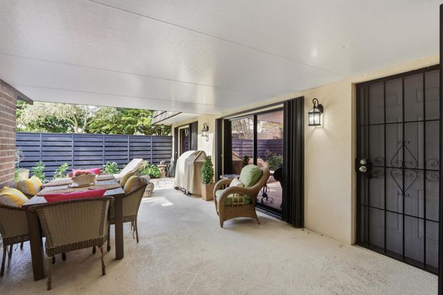 1001 10th Terrace, Palm Beach Gardens, FL 33418