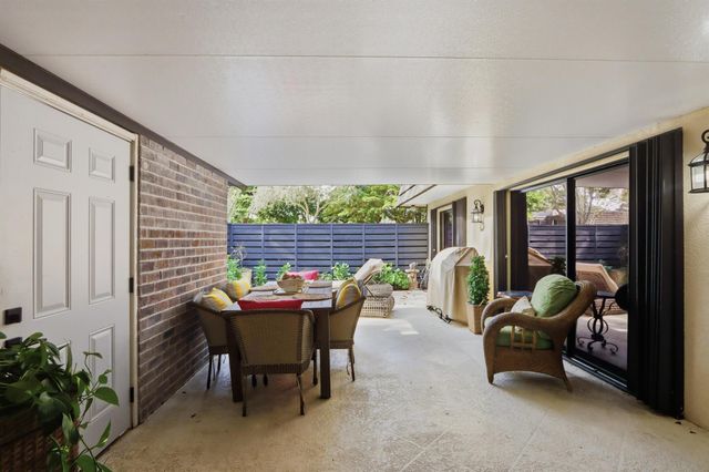 1001 10th Terrace, Palm Beach Gardens, FL 33418