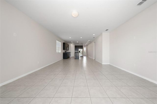 689 MEADOW POINTE DR, Haines City, FL 33844