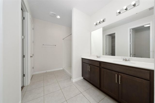 689 MEADOW POINTE DR, Haines City, FL 33844