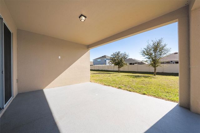 689 MEADOW POINTE DR, Haines City, FL 33844