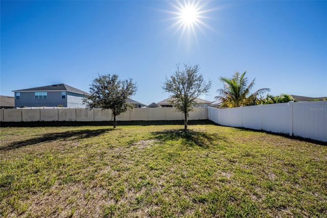 689 MEADOW POINTE DR, Haines City, FL 33844