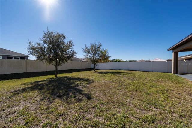 689 MEADOW POINTE DR, Haines City, FL 33844