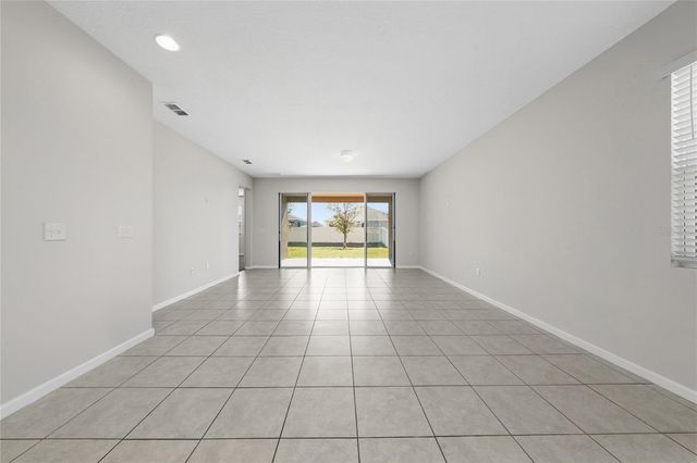 689 MEADOW POINTE DR, Haines City, FL 33844