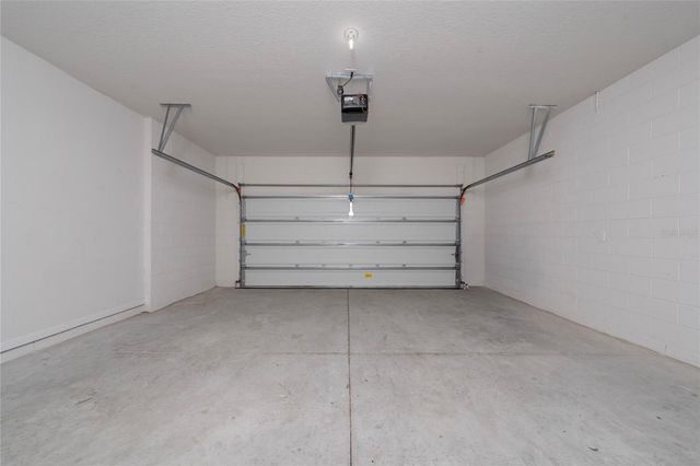 689 MEADOW POINTE DR, Haines City, FL 33844