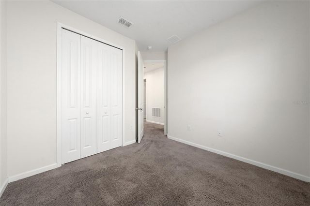 689 MEADOW POINTE DR, Haines City, FL 33844