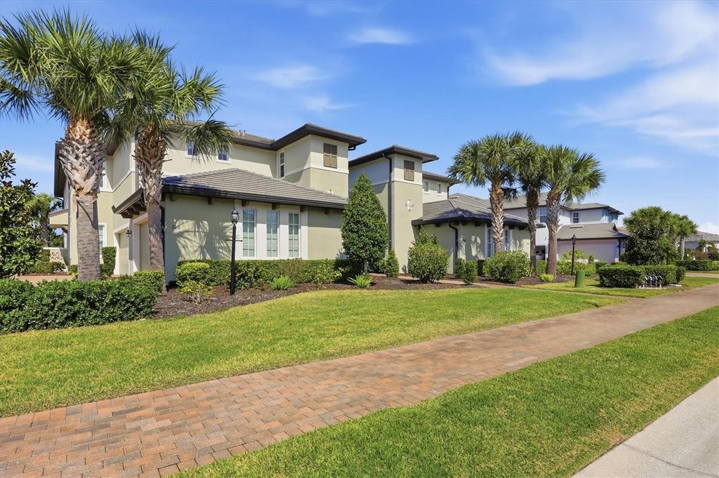 Image 2 of property listing at 7412 DIVOT LOOP 7412, Bradenton, FL 34202