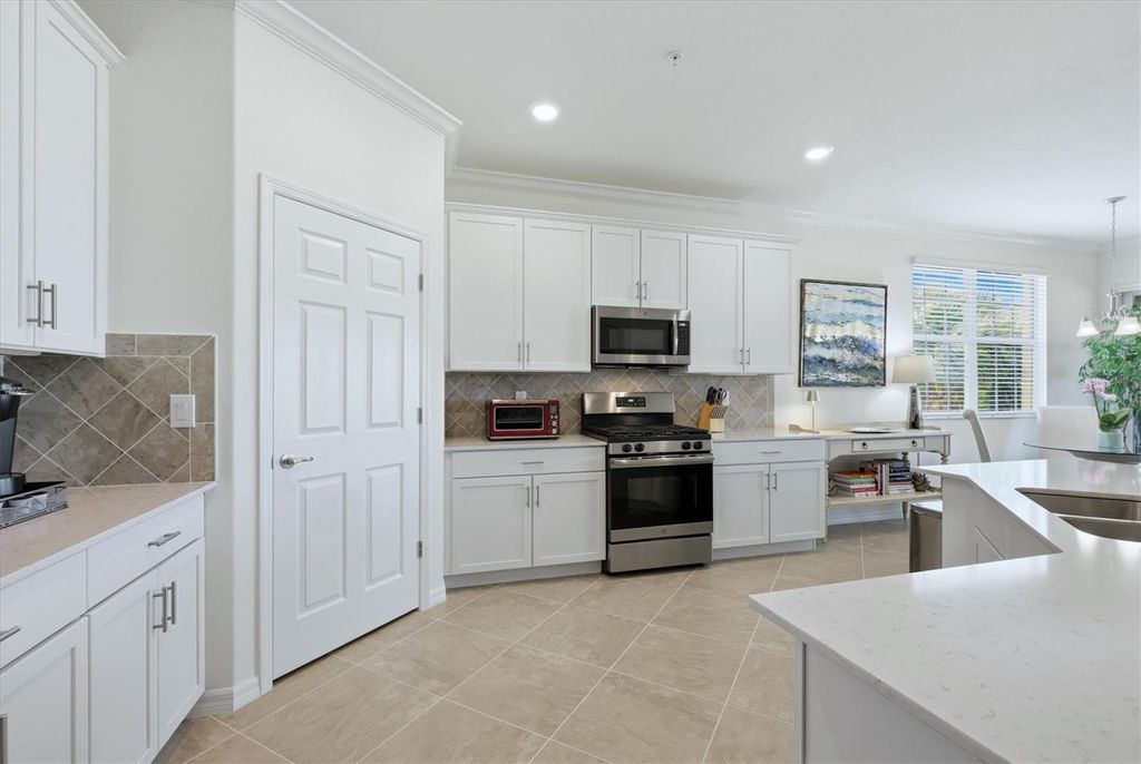 Image 15 of property listing at 7412 DIVOT LOOP 7412, Bradenton, FL 34202