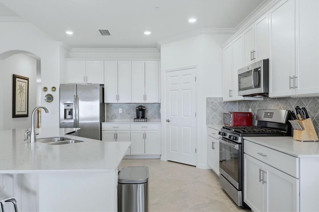 Image 16 of property listing at 7412 DIVOT LOOP 7412, Bradenton, FL 34202