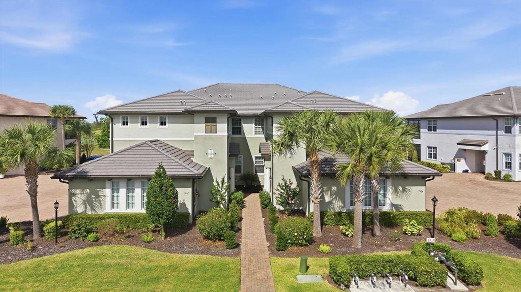 Image 3 of property listing at 7412 DIVOT LOOP 7412, Bradenton, FL 34202
