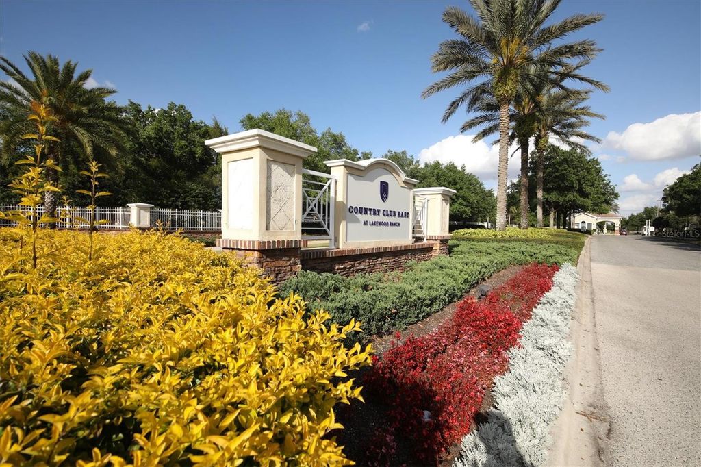 Image 56 of property listing at 7412 DIVOT LOOP 7412, Bradenton, FL 34202