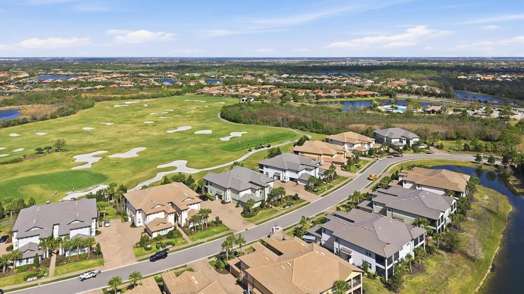 Image 74 of property listing at 7412 DIVOT LOOP 7412, Bradenton, FL 34202