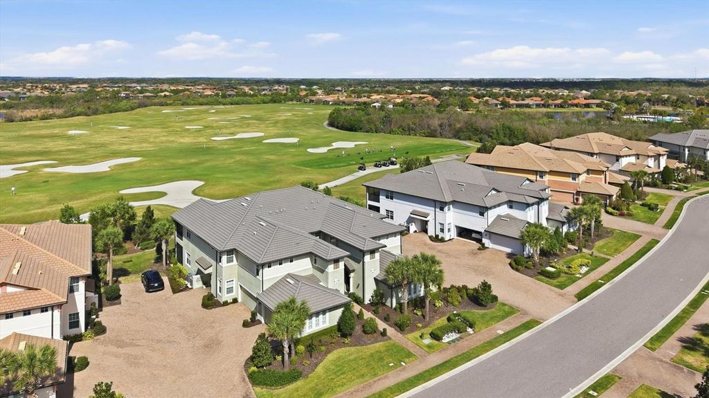 Image 77 of property listing at 7412 DIVOT LOOP 7412, Bradenton, FL 34202