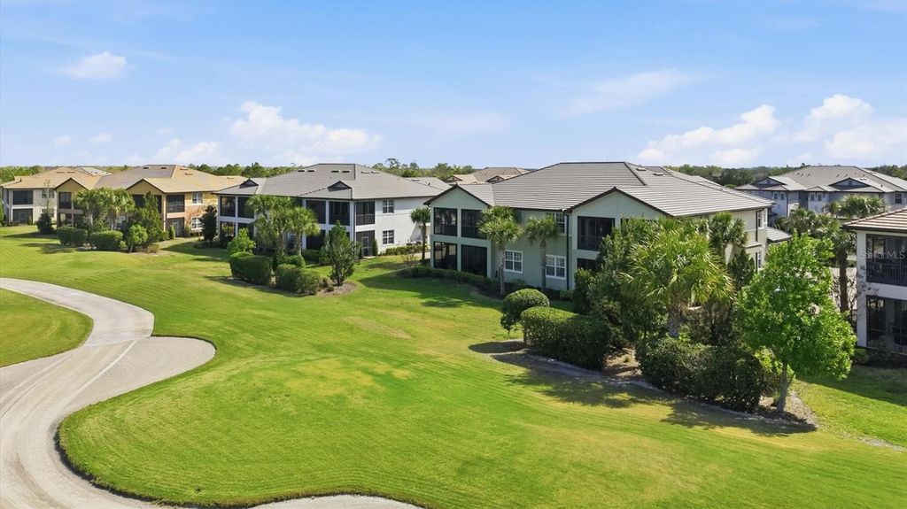 Image 80 of property listing at 7412 DIVOT LOOP 7412, Bradenton, FL 34202