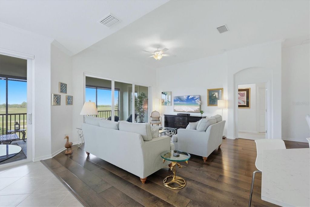 Image 10 of property listing at 7412 DIVOT LOOP 7412, Bradenton, FL 34202