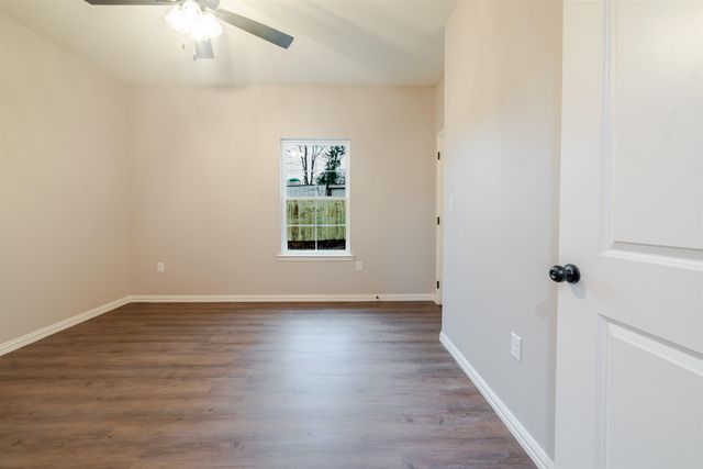 1007 N Rodeo St, Gladewater, TX 75647