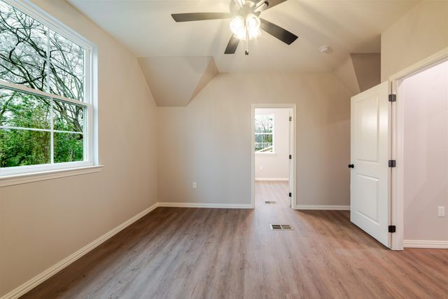 1007 N Rodeo St, Gladewater, TX 75647