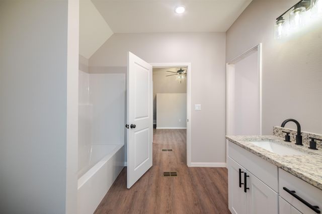 1007 N Rodeo St, Gladewater, TX 75647