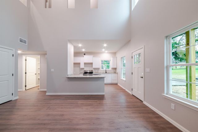 1007 N Rodeo St, Gladewater, TX 75647