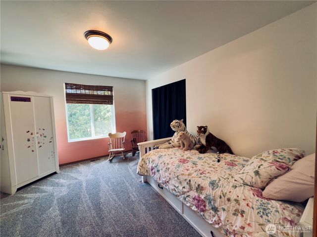 2037 Delameter Road, Castle Rock, WA 98611