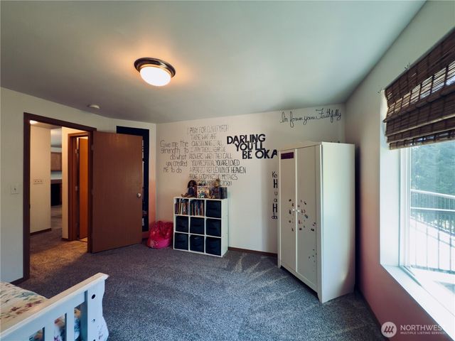 2037 Delameter Road, Castle Rock, WA 98611