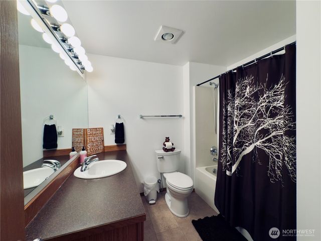 2037 Delameter Road, Castle Rock, WA 98611