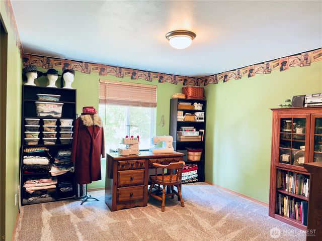 2037 Delameter Road, Castle Rock, WA 98611