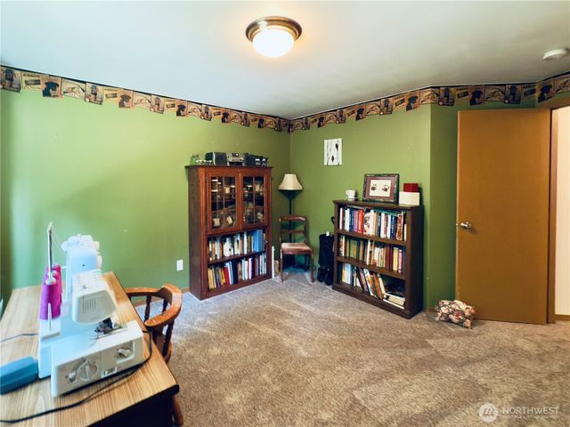 2037 Delameter Road, Castle Rock, WA 98611