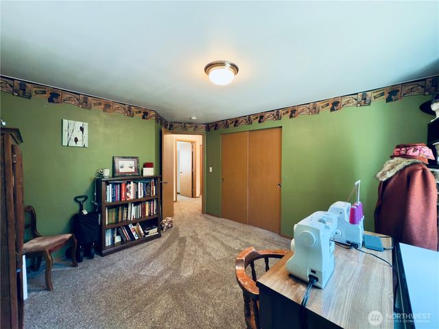 2037 Delameter Road, Castle Rock, WA 98611