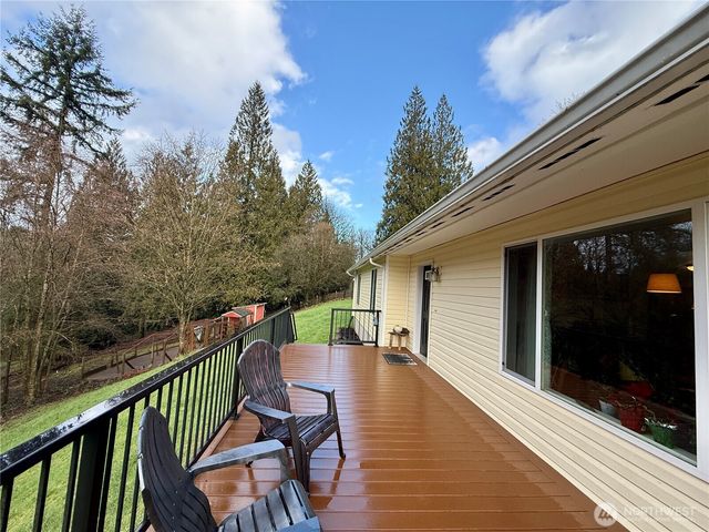 2037 Delameter Road, Castle Rock, WA 98611