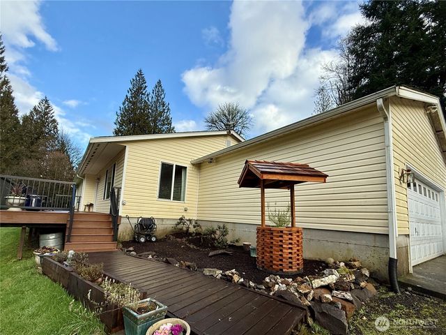 2037 Delameter Road, Castle Rock, WA 98611