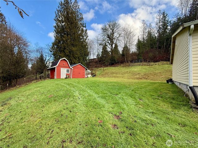 2037 Delameter Road, Castle Rock, WA 98611