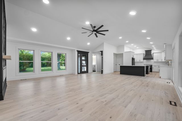 14463 W Hickory Avenue, Lemont, IL 60439