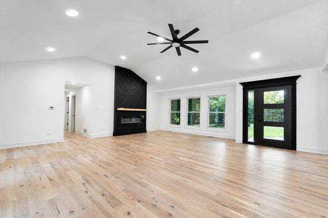 14463 W Hickory Avenue, Lemont, IL 60439