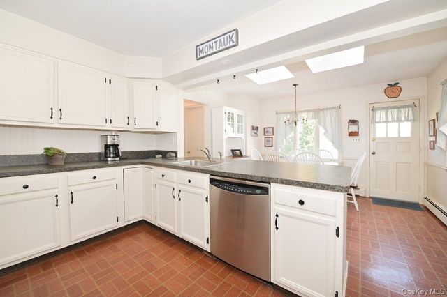 146 Kildare Road, Garden City, NY 11530