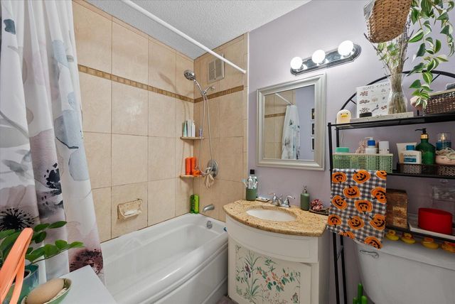 929 N Astor STREET #405, Milwaukee, WI 53202