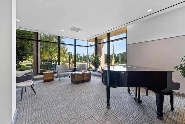 929 N Astor STREET #405, Milwaukee, WI 53202