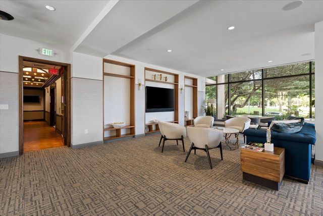 929 N Astor STREET #405, Milwaukee, WI 53202