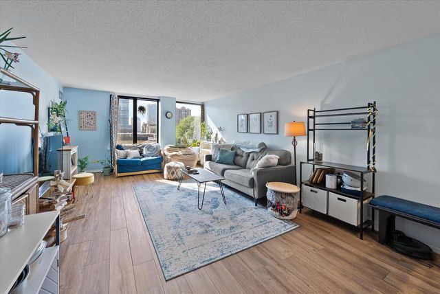 929 N Astor STREET #405, Milwaukee, WI 53202