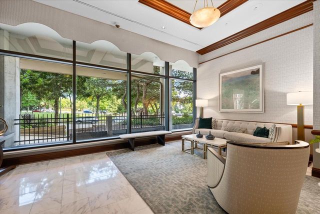 929 N Astor STREET #405, Milwaukee, WI 53202