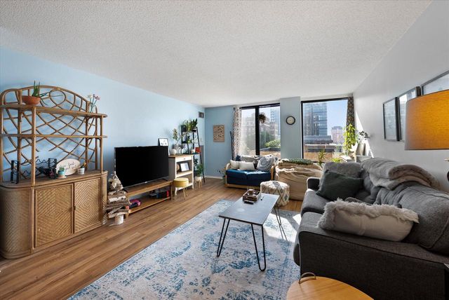 929 N Astor STREET #405, Milwaukee, WI 53202