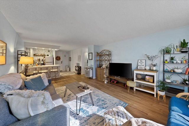 929 N Astor STREET #405, Milwaukee, WI 53202