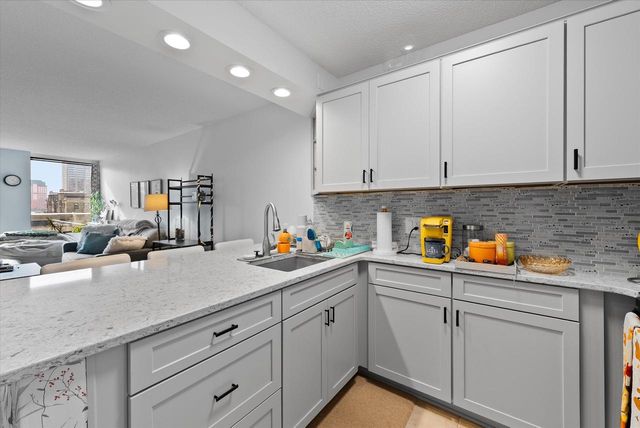 929 N Astor STREET #405, Milwaukee, WI 53202