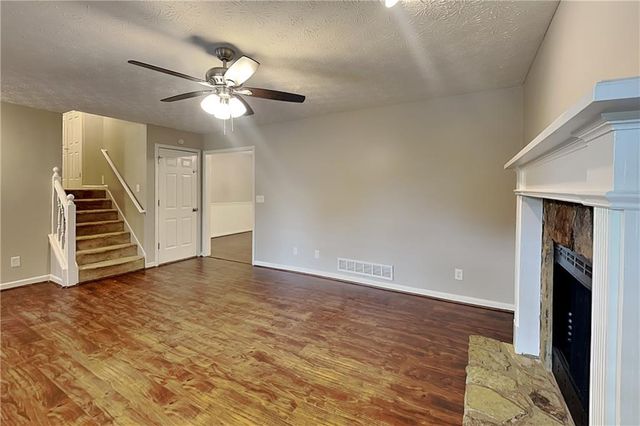 600 Glendale Forest Drive, Woodstock, GA 30189